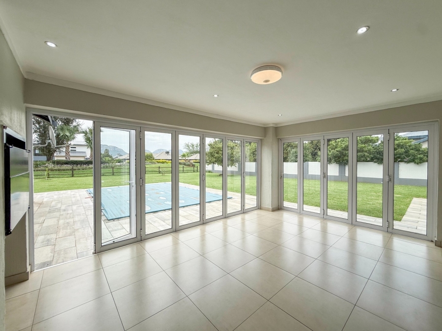 4 Bedroom Property for Sale in The Islands Estates North West